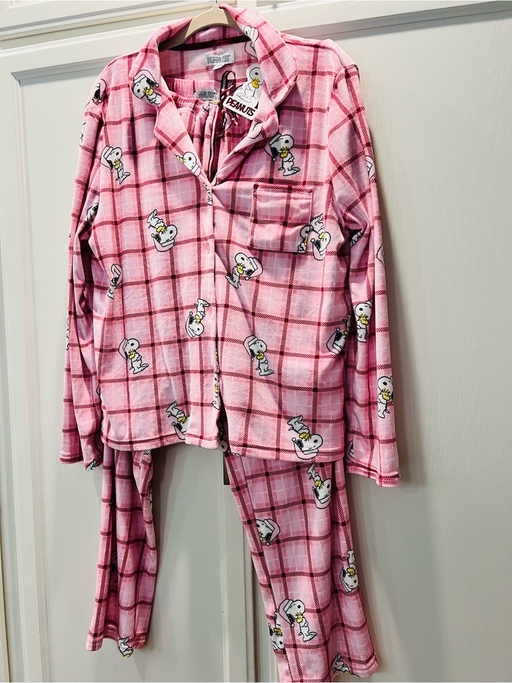 New Soft Peanuts Pink Plaid Snoopy Pajama Set. Size XL